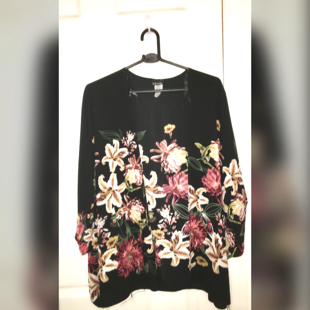 Sale❣️Georgette Floral Kimono Top